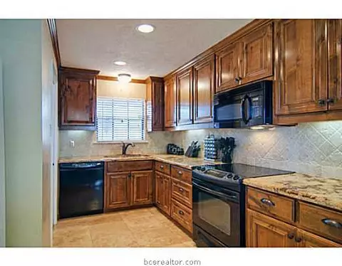 2820 Oakside Dr, Bryan, TX 77802 photo 1