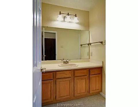 2820 Oakside Dr, Bryan, TX 77802 photo 12