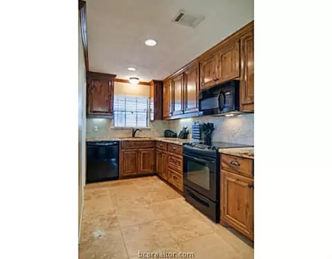 2820 Oakside Dr, Bryan, TX 77802 photo 6