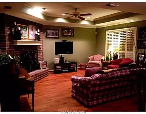 4308 Warwick Dr, Bryan, TX 77802 photo 2