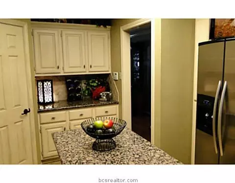 4308 Warwick Dr, Bryan, TX 77802 photo 8