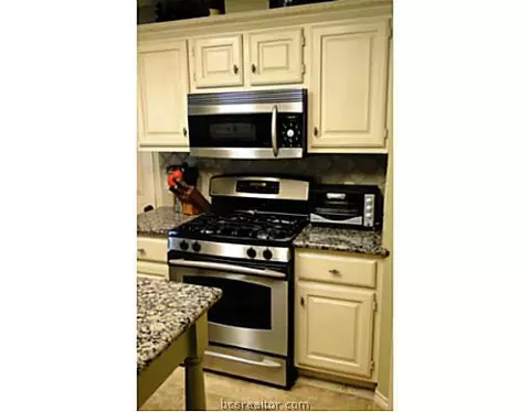 4308 Warwick Dr, Bryan, TX 77802 photo 9