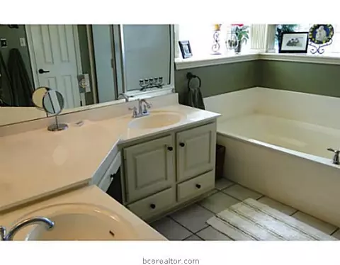 4308 Warwick Dr, Bryan, TX 77802 photo 17