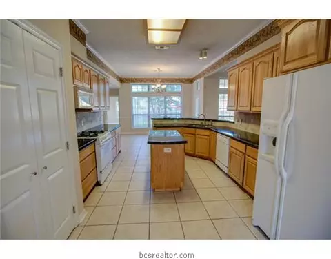 2105 Williams, Bryan, TX 77802 photo 4