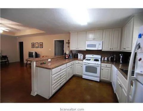 912 29th St, Bryan, TX 77803 photo 2