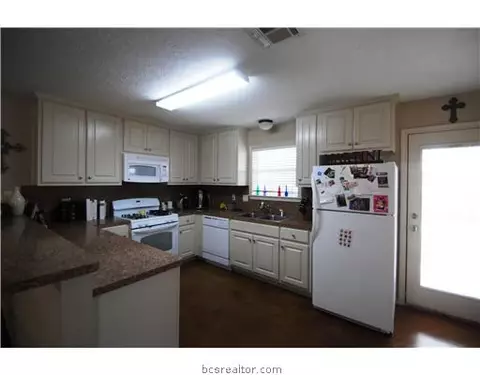 912 29th St, Bryan, TX 77803 photo 3
