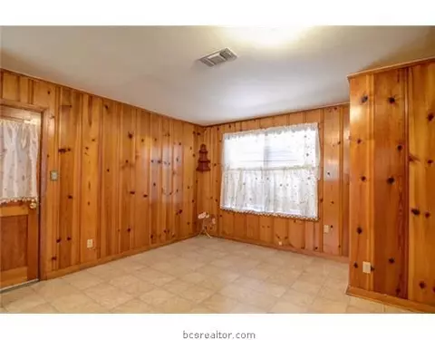 2001 Vinewood, Bryan, TX 77802 photo 6