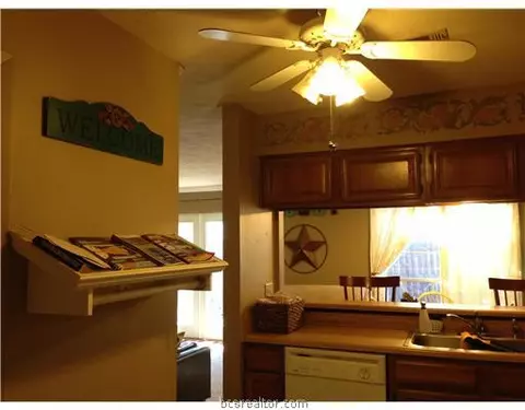 2805 Oakside, Bryan, TX 77802 photo 7