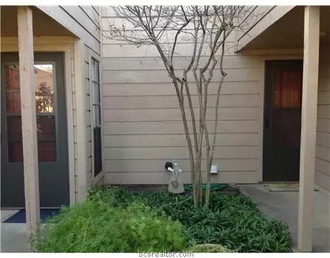 2805 Oakside, Bryan, TX 77802 photo 3