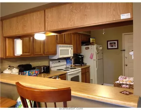 2805 Oakside, Bryan, TX 77802 photo 8