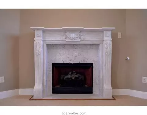 2001 Lis Ln, Bryan, TX 77807 photo 3