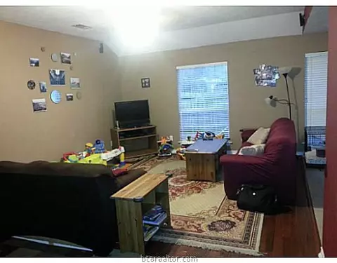 708 Chadley Ct, Bryan, TX 77803 photo 4