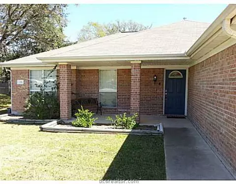 708 Chadley Ct, Bryan, TX 77803 photo 2