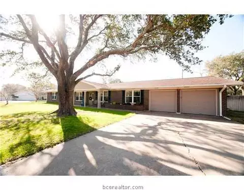 1521 Bennett St, Bryan, TX 77802 photo 1