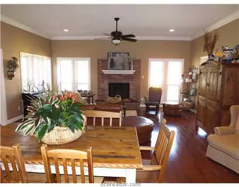 2909 Hillside, Bryan, TX 77802 photo 2