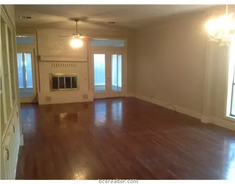 2805 Broadmoor Dr, Bryan, TX 77802 photo 9