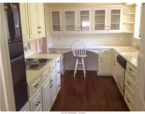 2805 Broadmoor Dr, Bryan, TX 77802 photo 7