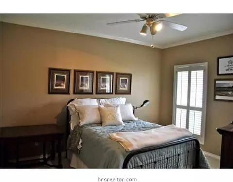 2300 E Briargate Dr, Bryan, TX 77802 photo 17