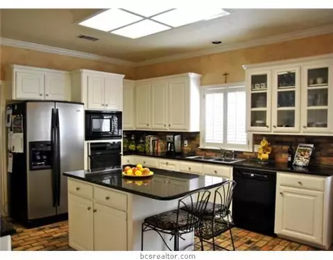 2300 E Briargate Dr, Bryan, TX 77802 photo 6