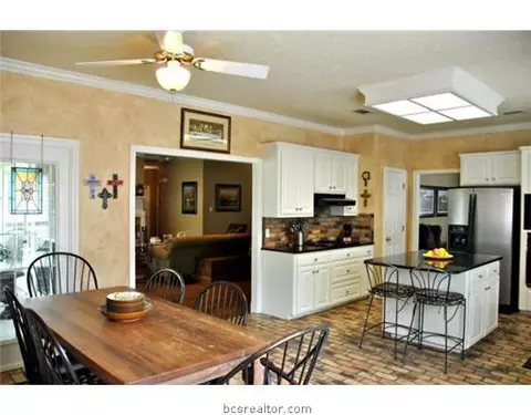 2300 E Briargate Dr, Bryan, TX 77802 photo 8
