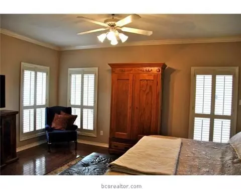 2300 E Briargate Dr, Bryan, TX 77802 photo 15