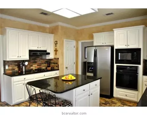 2300 E Briargate Dr, Bryan, TX 77802 photo 7