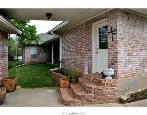 2300 E Briargate Dr, Bryan, TX 77802 photo 24