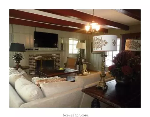 609 E 32nd St, Bryan, TX 77803 photo 4