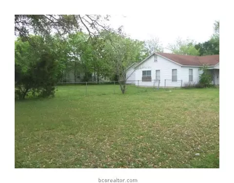 300 Williamson, Bryan, TX 77801 photo 2