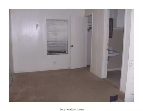 405 Carson W, Bryan, TX 77801 photo 5