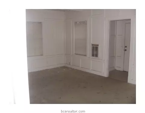 405 Carson W, Bryan, TX 77801 photo 2
