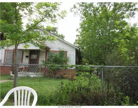 211 Peach St, Bryan, TX 77803 photo 9