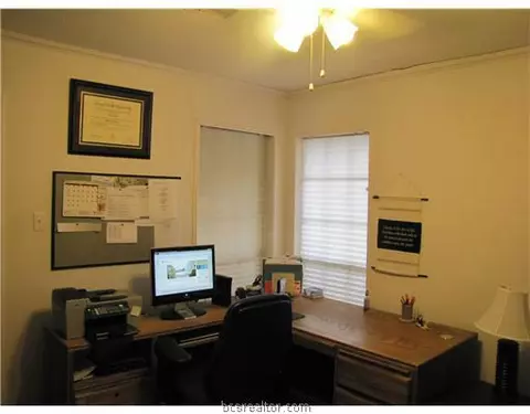2824 Oakside, Bryan, TX 77802 photo 7