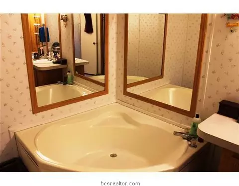 8601 Riley Rd, Bryan, TX 77808 photo 9