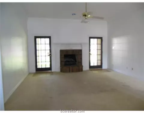 4405 Warwick Ln, Bryan, TX 77802 photo 6