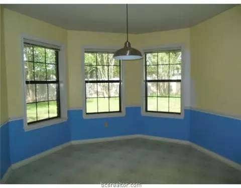 4405 Warwick Ln, Bryan, TX 77802 photo 10