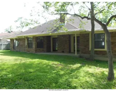 4405 Warwick Ln, Bryan, TX 77802 photo 3