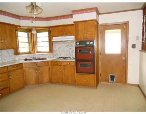 1012 E 27th St, Bryan, TX 77803 photo 9