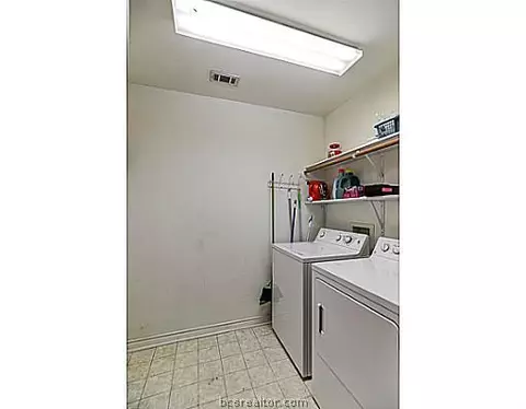 1016 Shadowood Dr, Bryan, TX 77803 photo 15