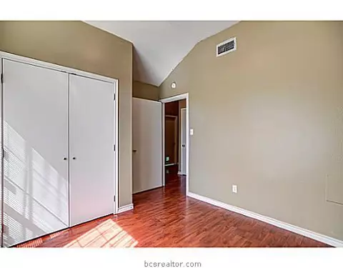 1016 Shadowood Dr, Bryan, TX 77803 photo 8