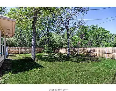 1016 Shadowood Dr, Bryan, TX 77803 photo 18