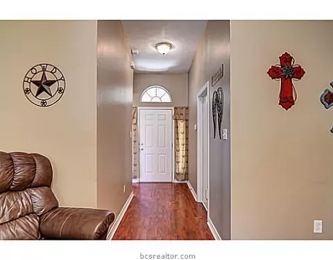 1016 Shadowood Dr, Bryan, TX 77803 photo 7