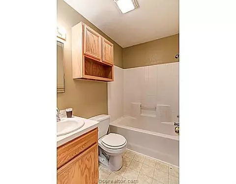 1016 Shadowood Dr, Bryan, TX 77803 photo 10