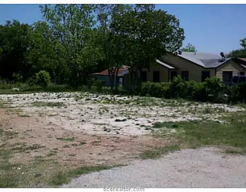 1004 Burt St, Bryan, TX 77802 photo 3