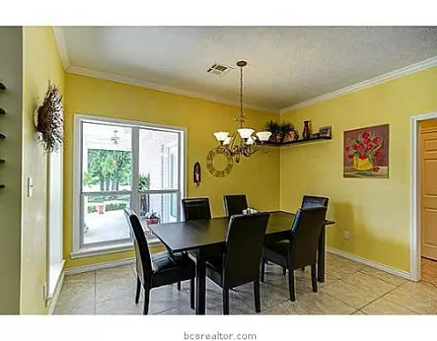 5802 Easterling Dr, Bryan, TX 77808 photo 5