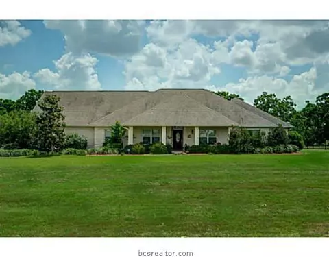 5802 Easterling Dr, Bryan, TX 77808 photo 1
