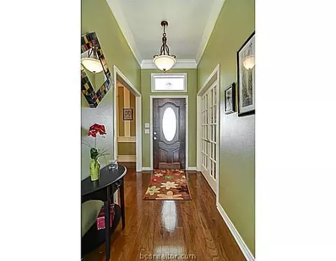 5802 Easterling Dr, Bryan, TX 77808 photo 9