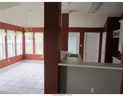 1609 Winfield Ct, Bryan, TX 77802 photo 3