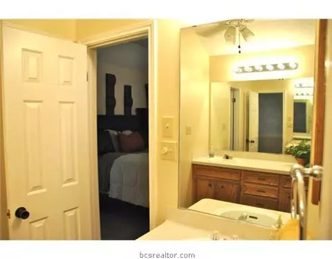 2008 Cobblestone Ln, Bryan, TX 77807 photo 14