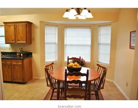 2008 Cobblestone Ln, Bryan, TX 77807 photo 7
